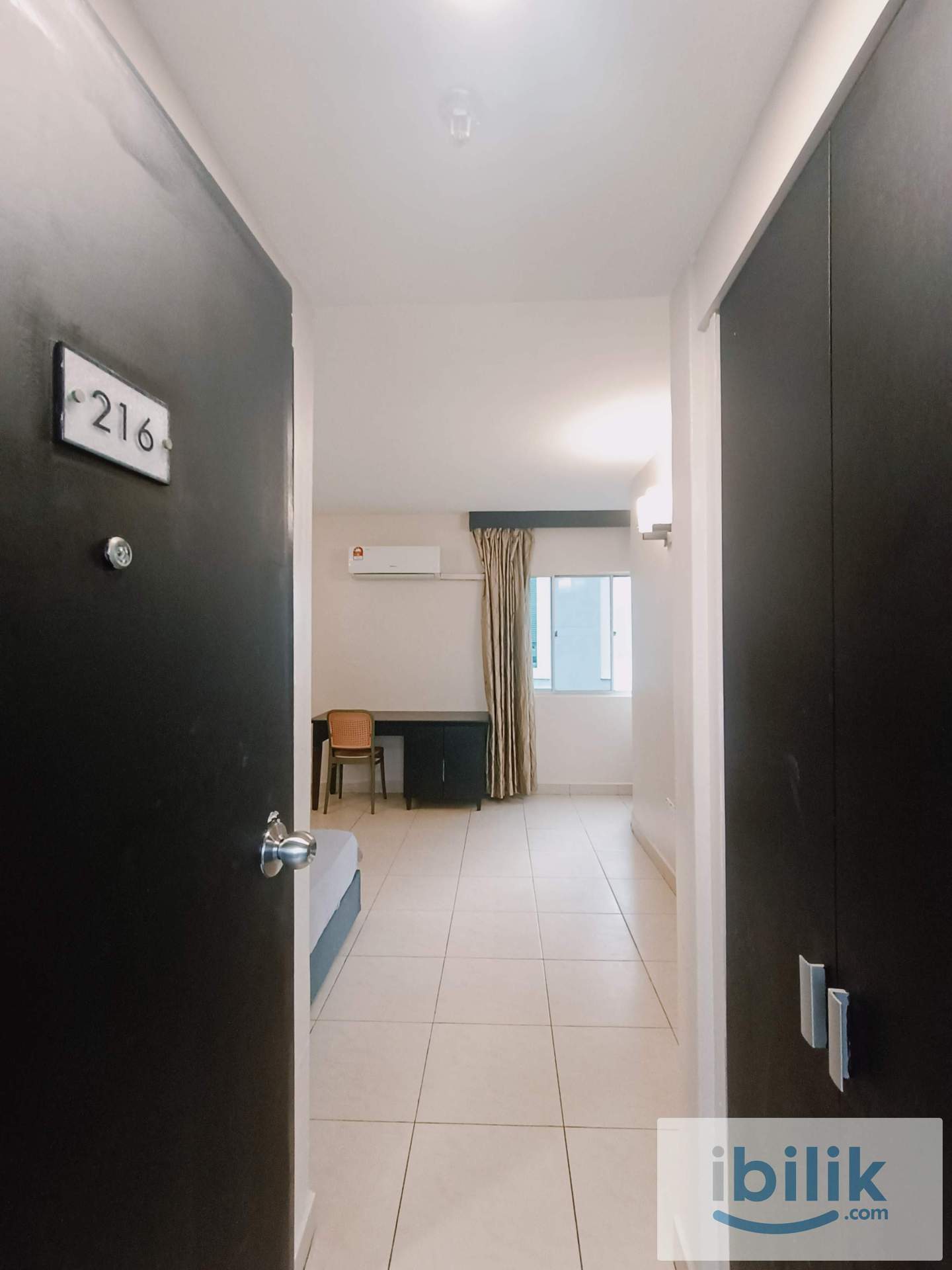 🛏️ Fully Furnished Room | Private Bathroom | Great Location - Image 1