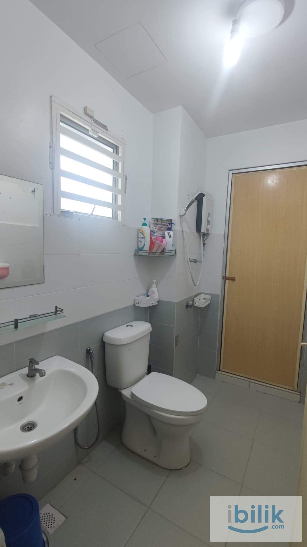 Near HTJ Seremban🔅Fully Furnished Queen Air-cond Room For Rent 冷气房出租🔅𝕀ℕℂ𝕃𝕌𝕊𝕀𝕍𝔼 𝕌𝕥𝕚𝕝𝕚𝕥𝕚𝕖𝕤 𝔹𝕚𝕝𝕝𝕤 & 𝕎𝕀𝔽𝕀🔅 - Image 8