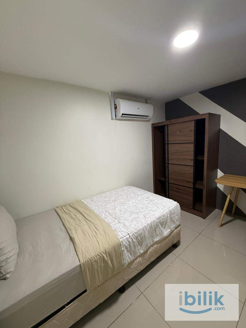 Middle room - Image 6