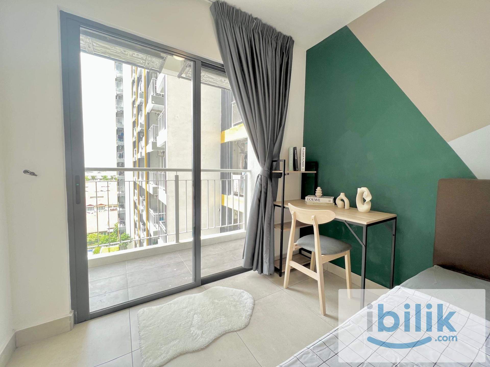 📍 DK Impian, Shah Alam | Medium Room with Balcony | Near HELP University - Image 4