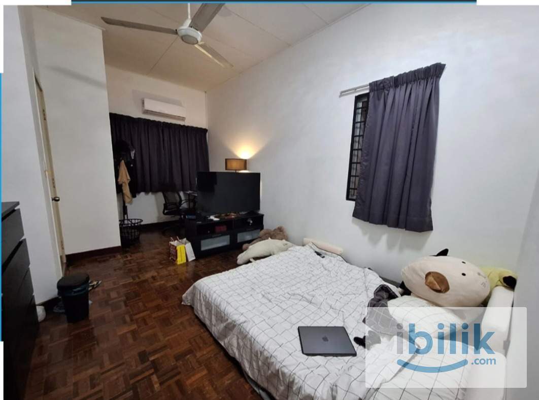 Middle room kota damansara landed house - Image 1