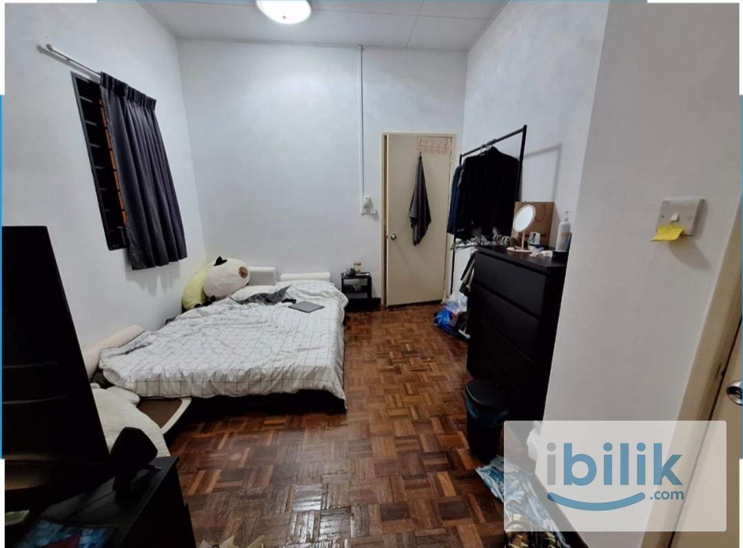 Middle room kota damansara landed house - Image 5