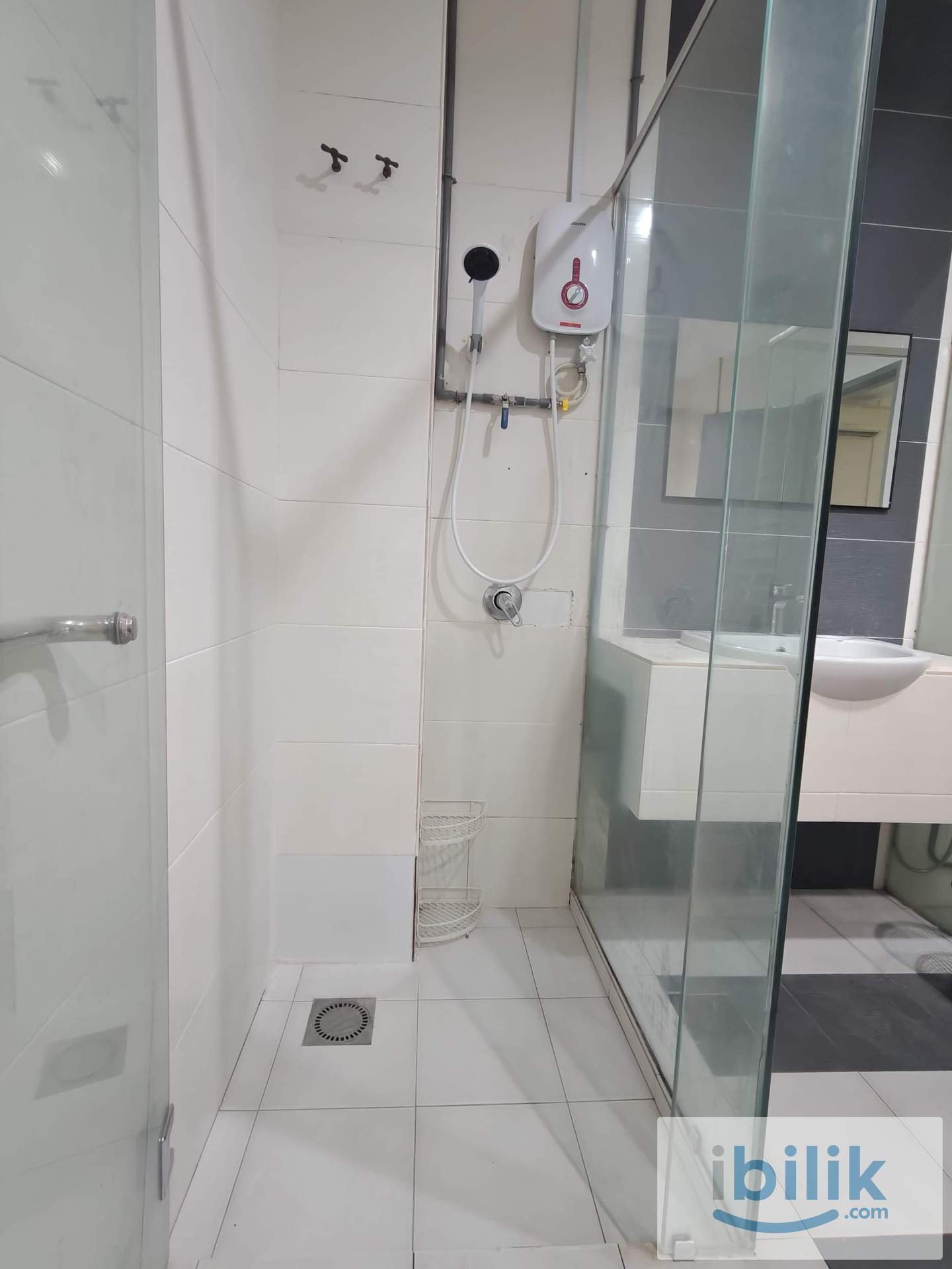 🏠 Modern & Cozy Fully Furnished Rooms with Balcony in a 6 bedroom house @ Bella Damansara - Image 7