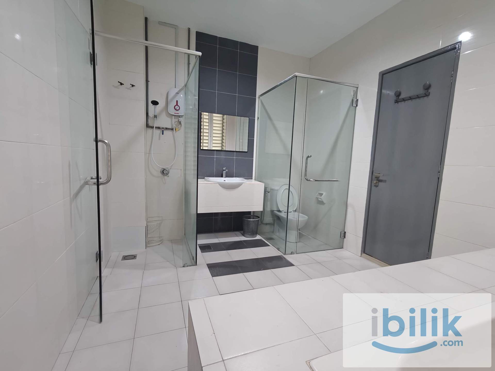 🏠 Modern & Cozy Fully Furnished Rooms with Balcony in a 6 bedroom house @ Bella Damansara - Image 6