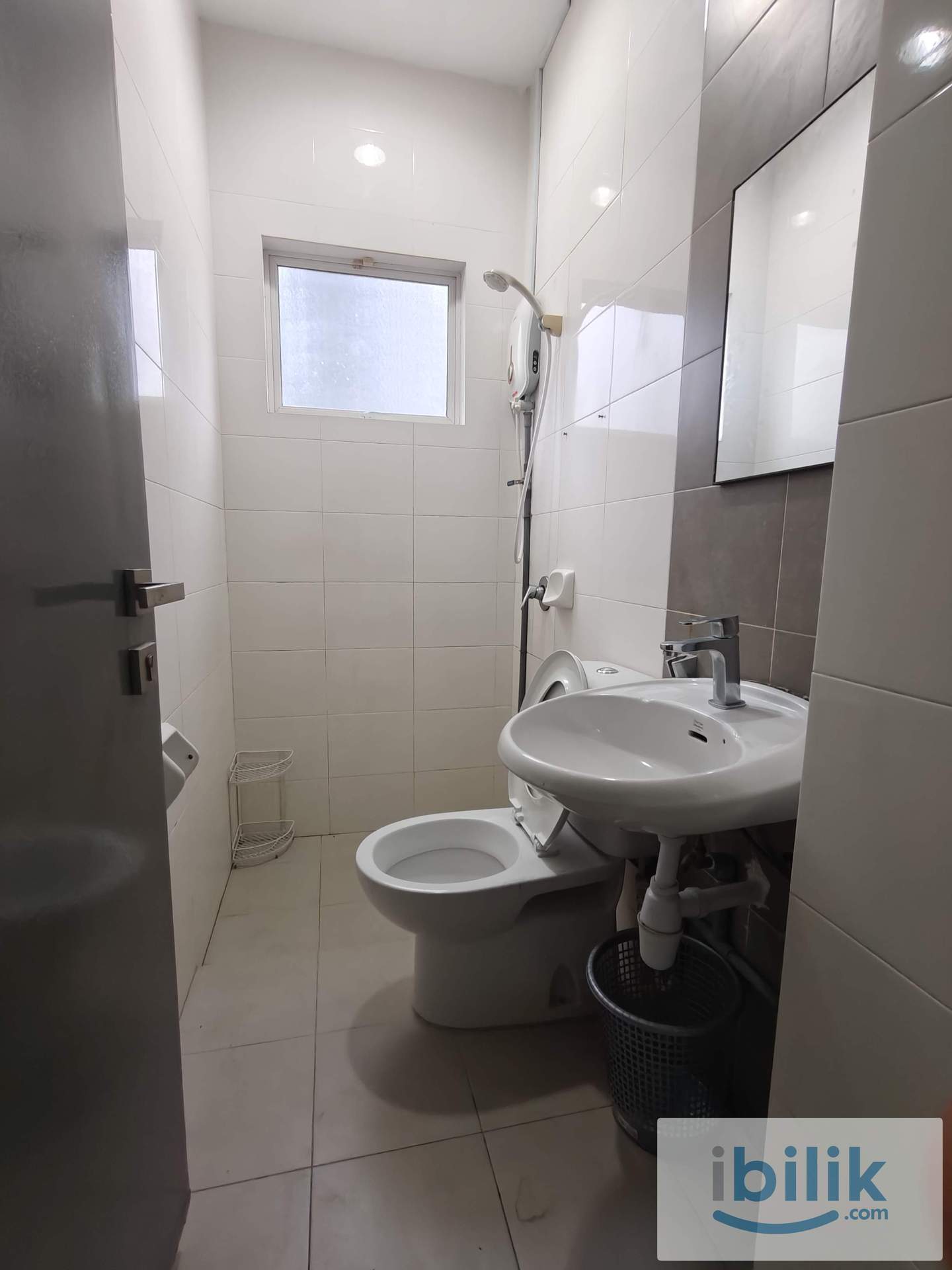 🏠 Modern & Cozy Fully Furnished Rooms in a 6 bedroom house @ Bella Damansara - Image 4