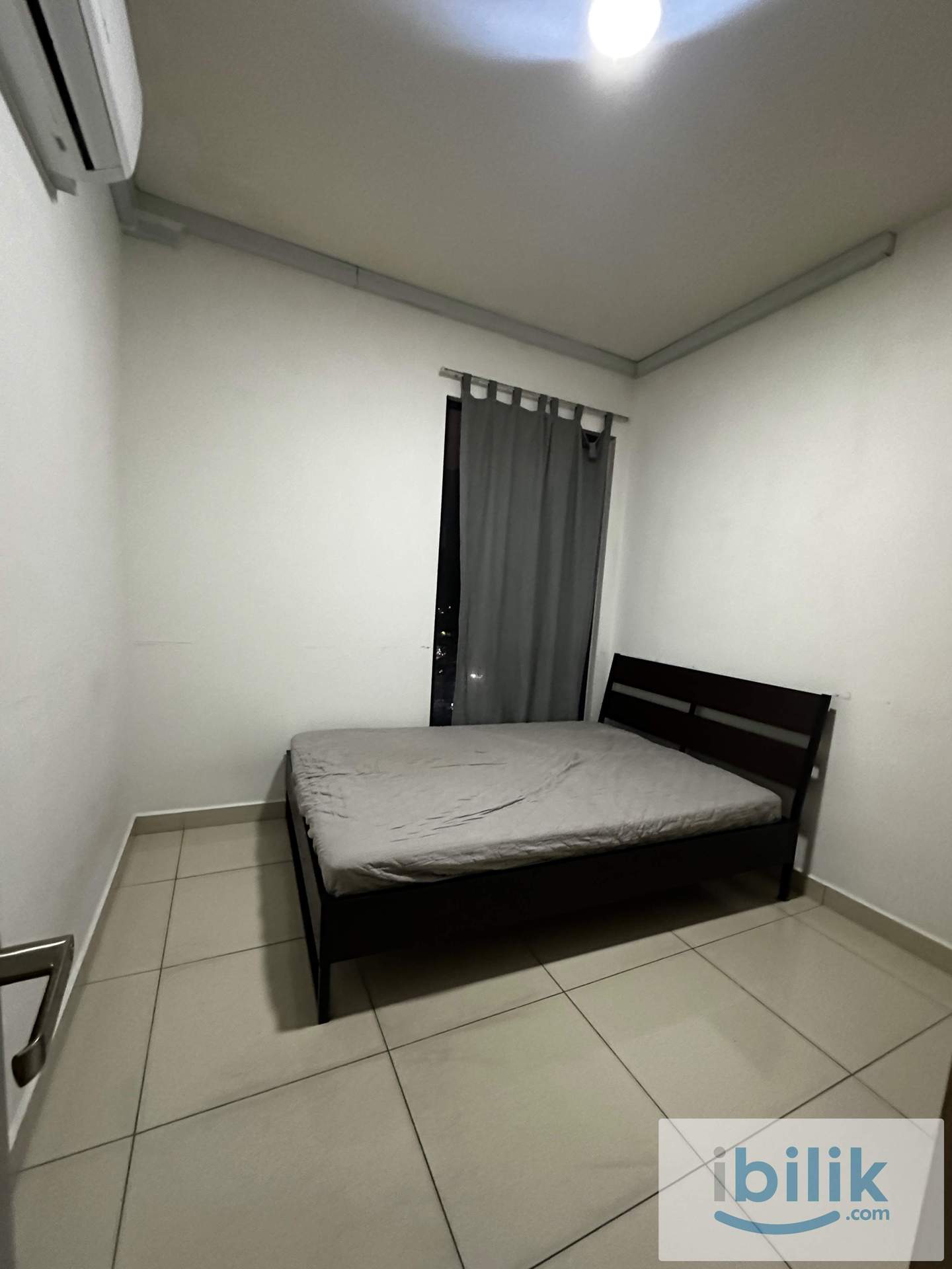 Middle room - Image 1