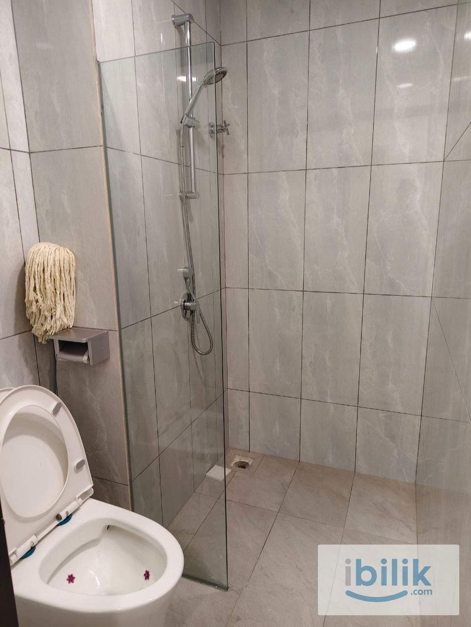 Middle room for rent - Image 4