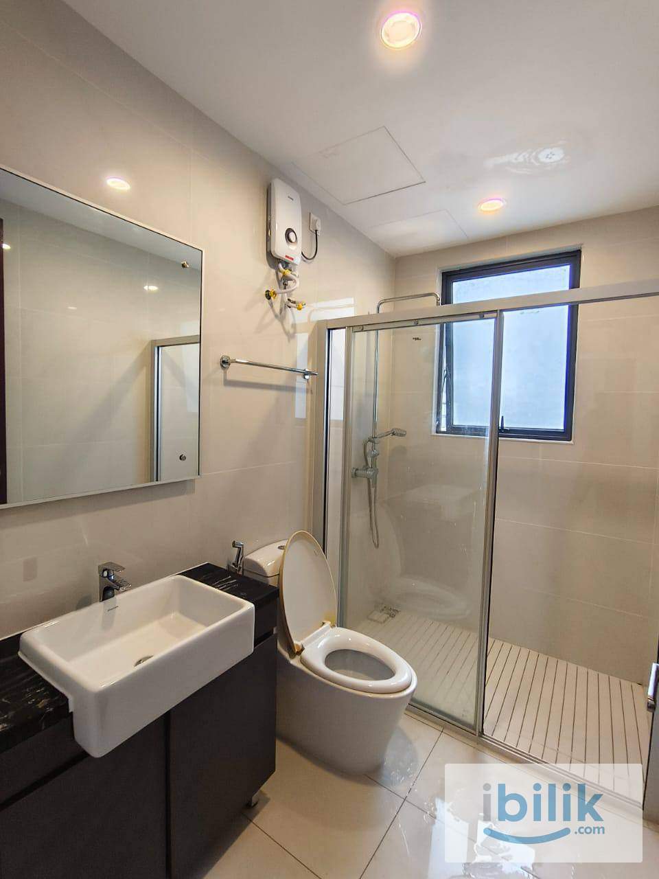 Master Room  - Image 4
