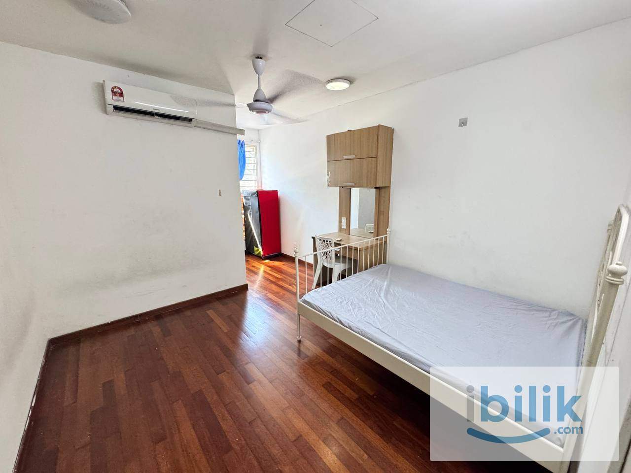[🔥GOOD VALUE] Klang Middle Room | Fully Furnished | Near LRT | Wifi And Aircond Available - Image 3