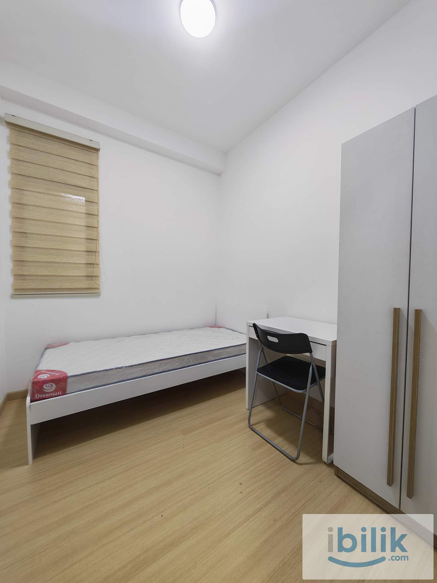 Bedroom - Image 10