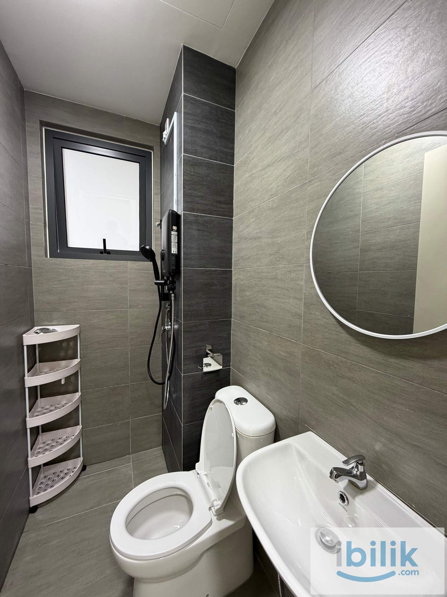 🌿 Cozy Medium Room @ Nexus Residence | Condo Facilities | RM900 - Image 1