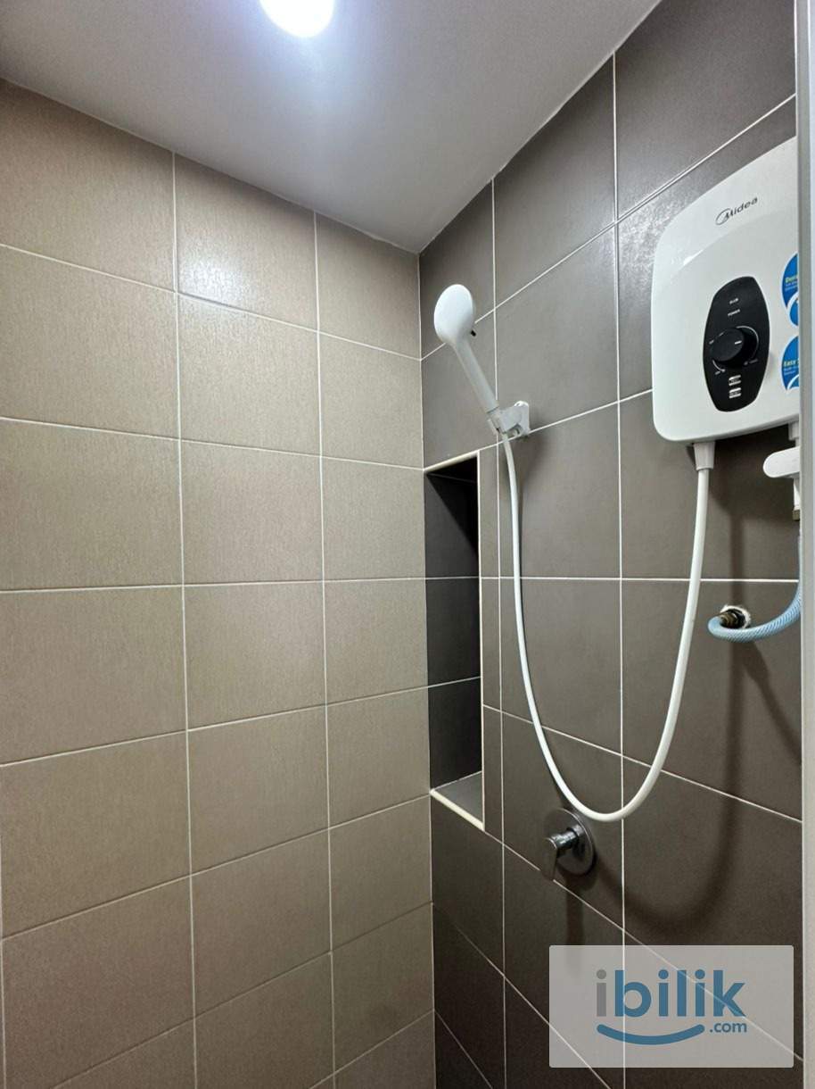 🌇 RM900 Only! Balcony Room @ Razak City | Near TRX | Best Deal - Image 1