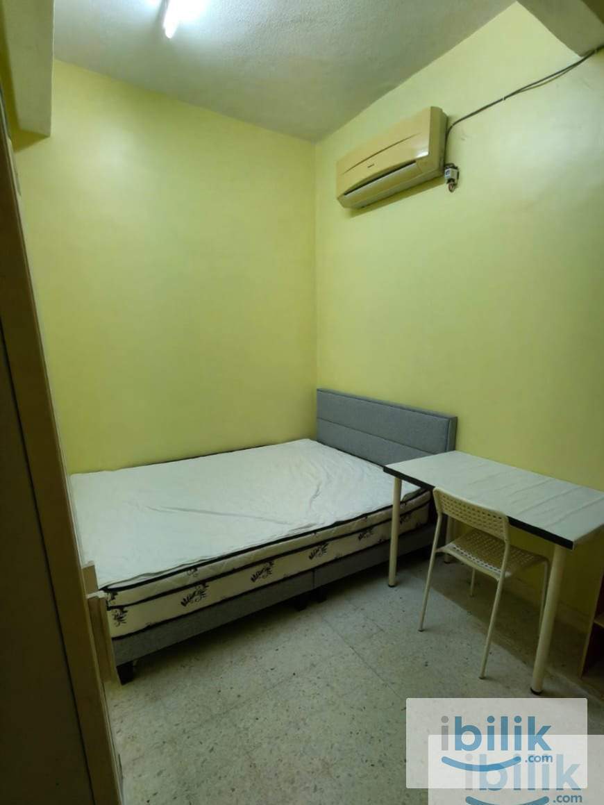 middle room - Image 1