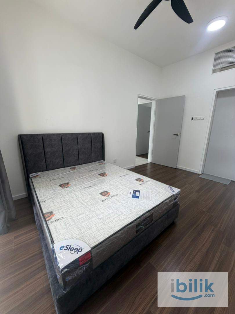 Master Bedroom - Image 1
