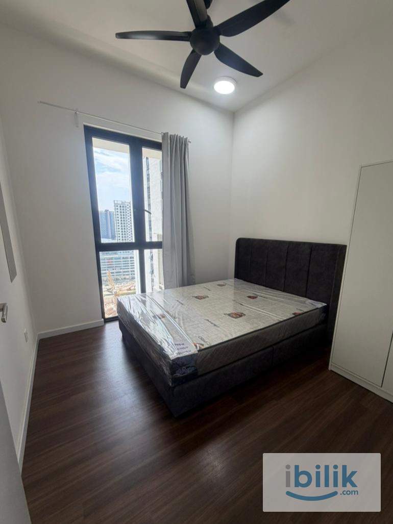 Middle room - Image 1
