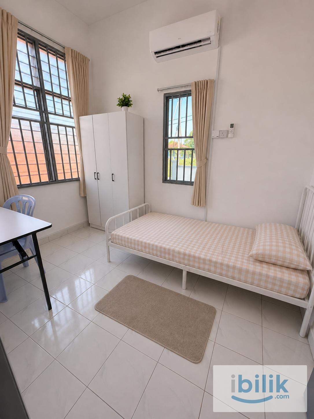 Small room in Bandar Springhill near UCSI Springhill, Jln Springhill 10/23 (Corner Lot) - Image 1
