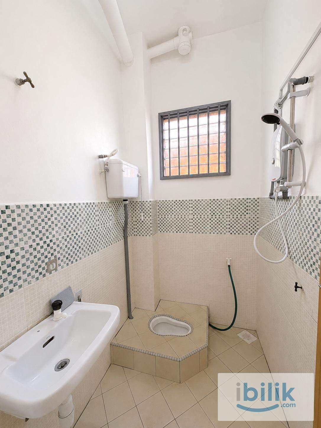 Small room in Bandar Springhill near UCSI Springhill, Jln Springhill 10/23 (Corner Lot) - Image 2