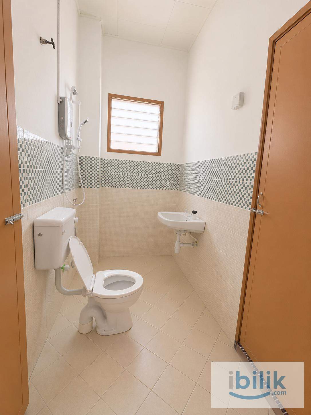 Medium Room 1 at Bandar Springhill Jln Springhill 10/23 (Corner Lot) - Image 2