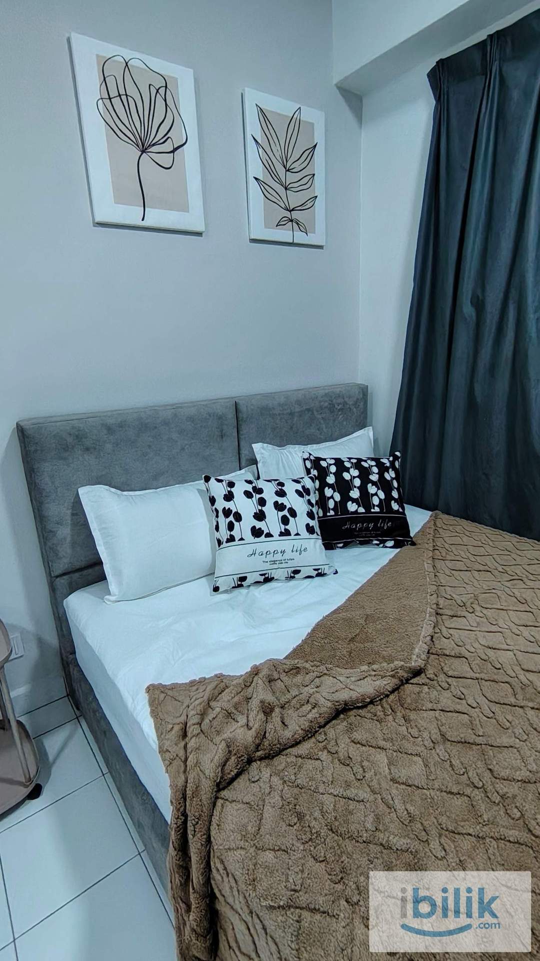 Female ONLY Middle Room For RENT! - Image 1