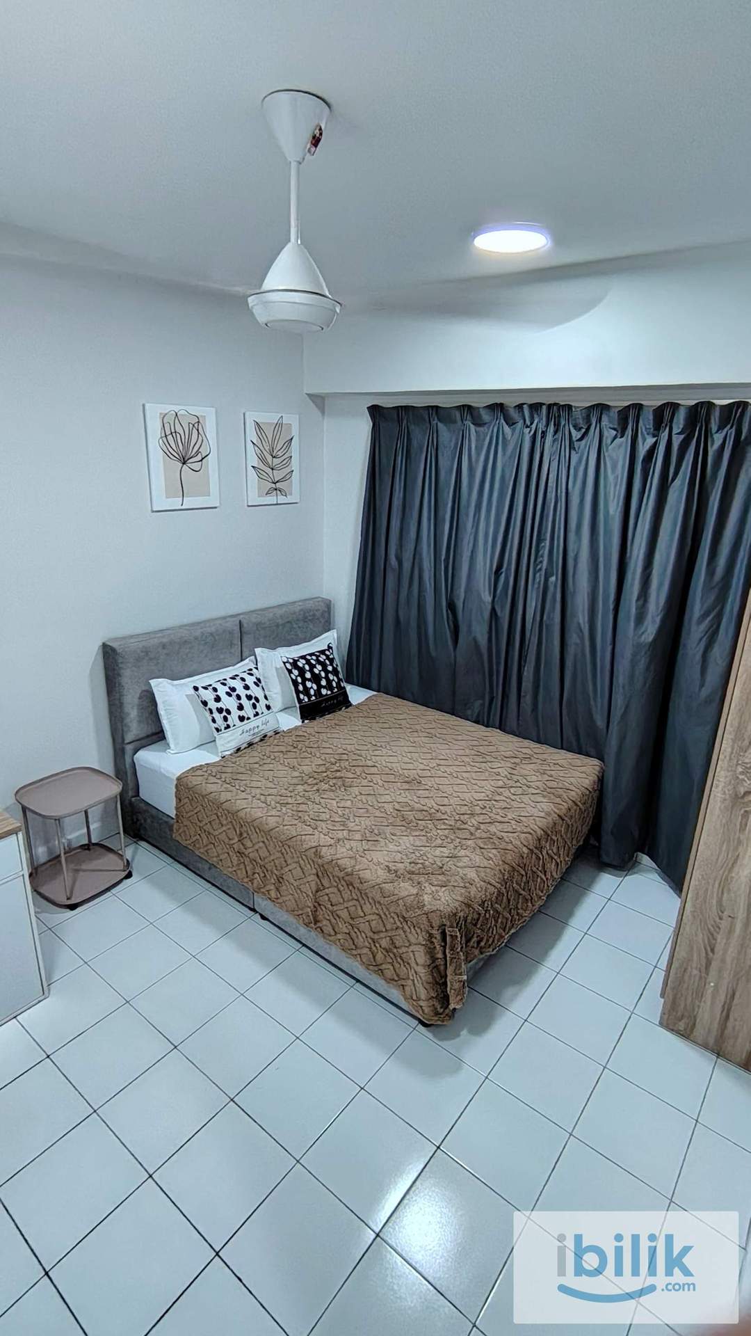 Female ONLY Middle Room For RENT! - Image 1