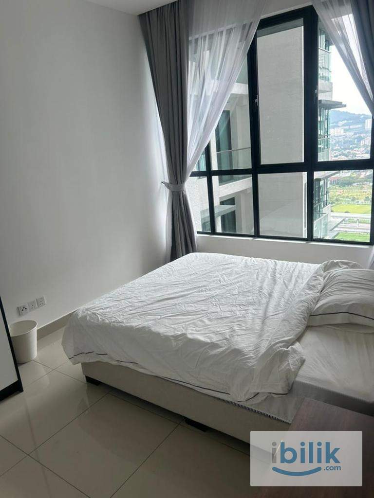 🏡 Spacious Master Room @ Lavile Residence 🚿 Private Bathroom | Walk to Maluri MRT Station | Fully Furnished - Image 1