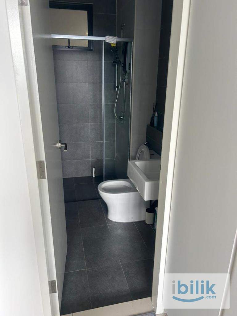 🏡 Spacious Master Room @ Lavile Residence 🚿 Private Bathroom | Walk to Maluri MRT Station | Fully Furnished - Image 3