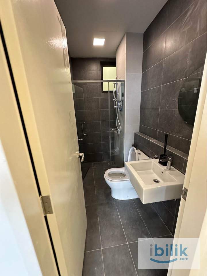 🏡 Spacious Master Room with Private Bathroom Near MRT Maluri 🚇 Stay @ Lavile Residence | Fully Furnished - Image 3