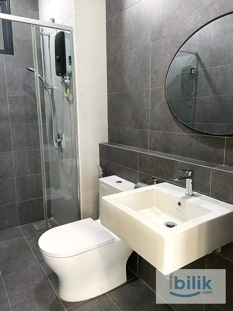 🏡 Cozy Medium Room Near MRT Maluri 🚇 Stay @ Lavile Residence | Fully Furnished - Image 2