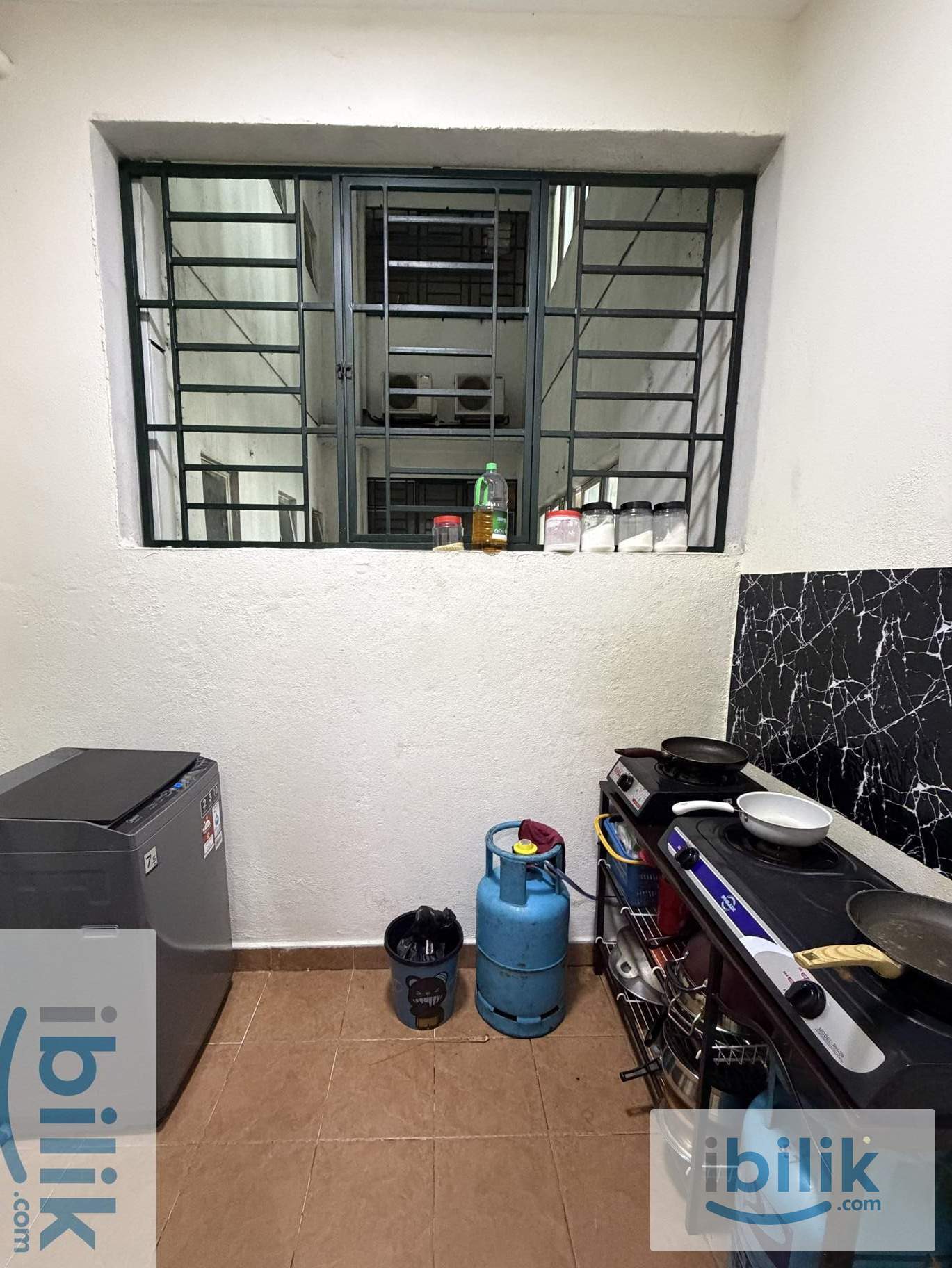 🚆 Easy Access to LRT | Master Room Private Bathroom for Rent! - Image 4