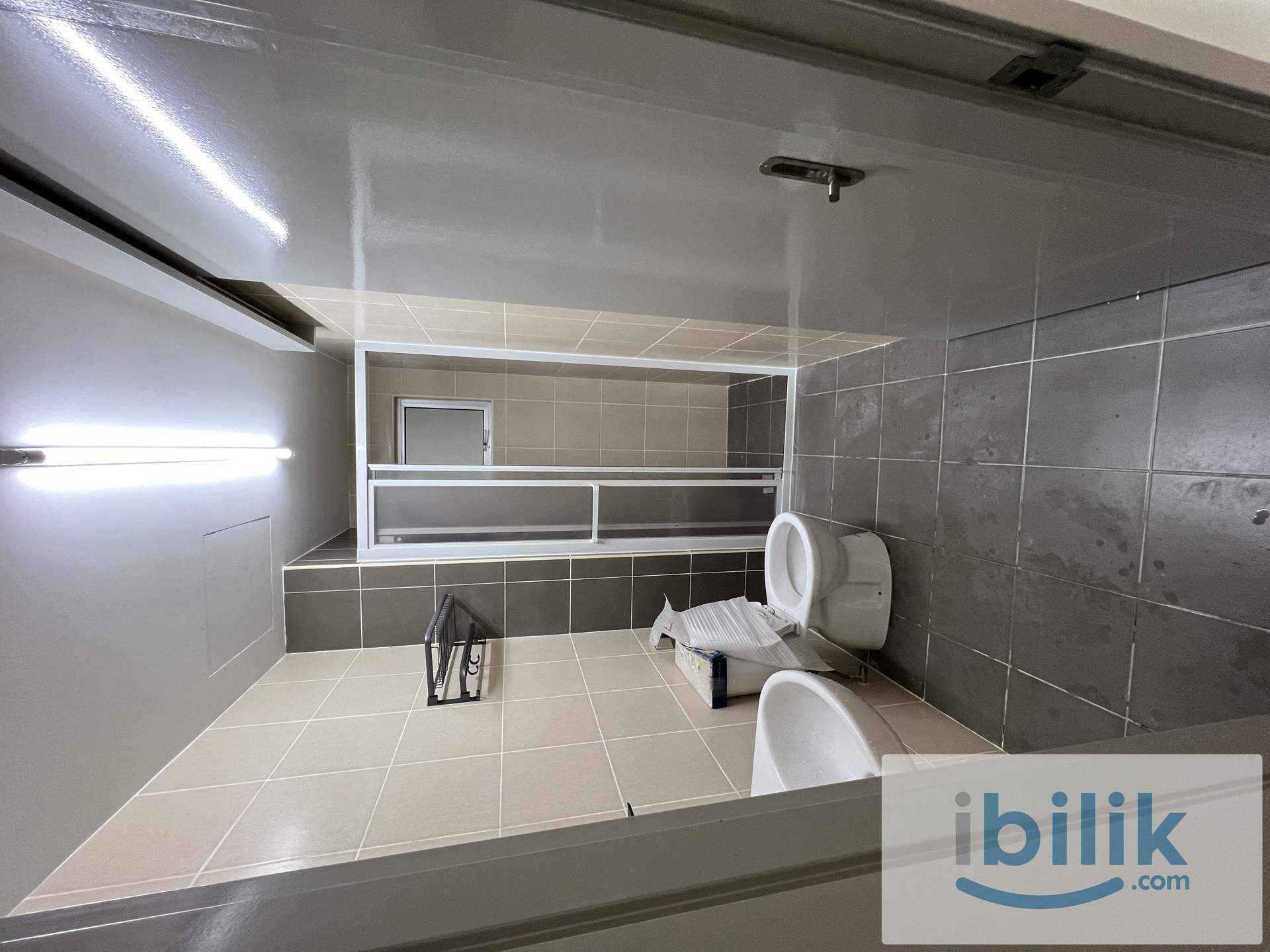 Master Room 5 Mins Walk to Salak Selatan LRT | Fully Furnished Room for Rent - Image 2