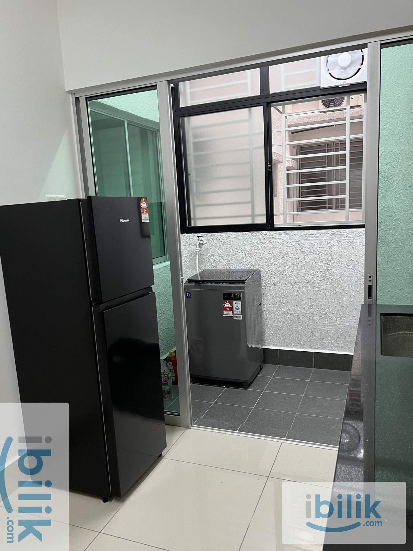 Master Room 5 Mins Walk to Salak Selatan LRT | Fully Furnished Room for Rent - Image 4