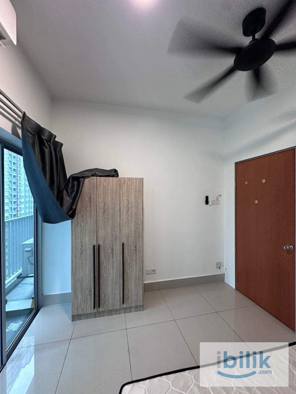 Spacious Balcony Room | 5 Mins Walk to LRT Salak Selatan - Image 2