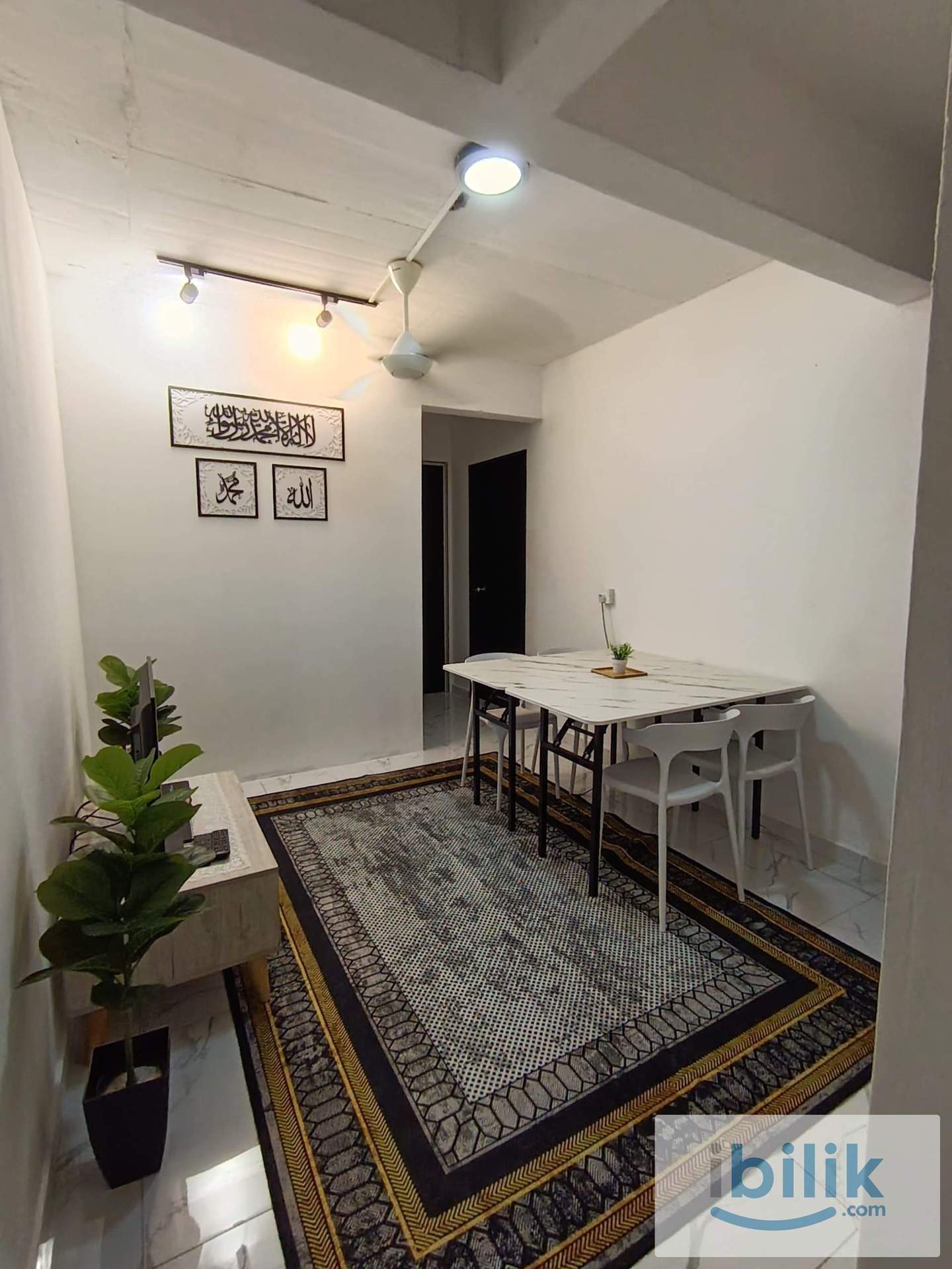 Room Stay Kelisa Ria (Master Bedroom) - Image 1