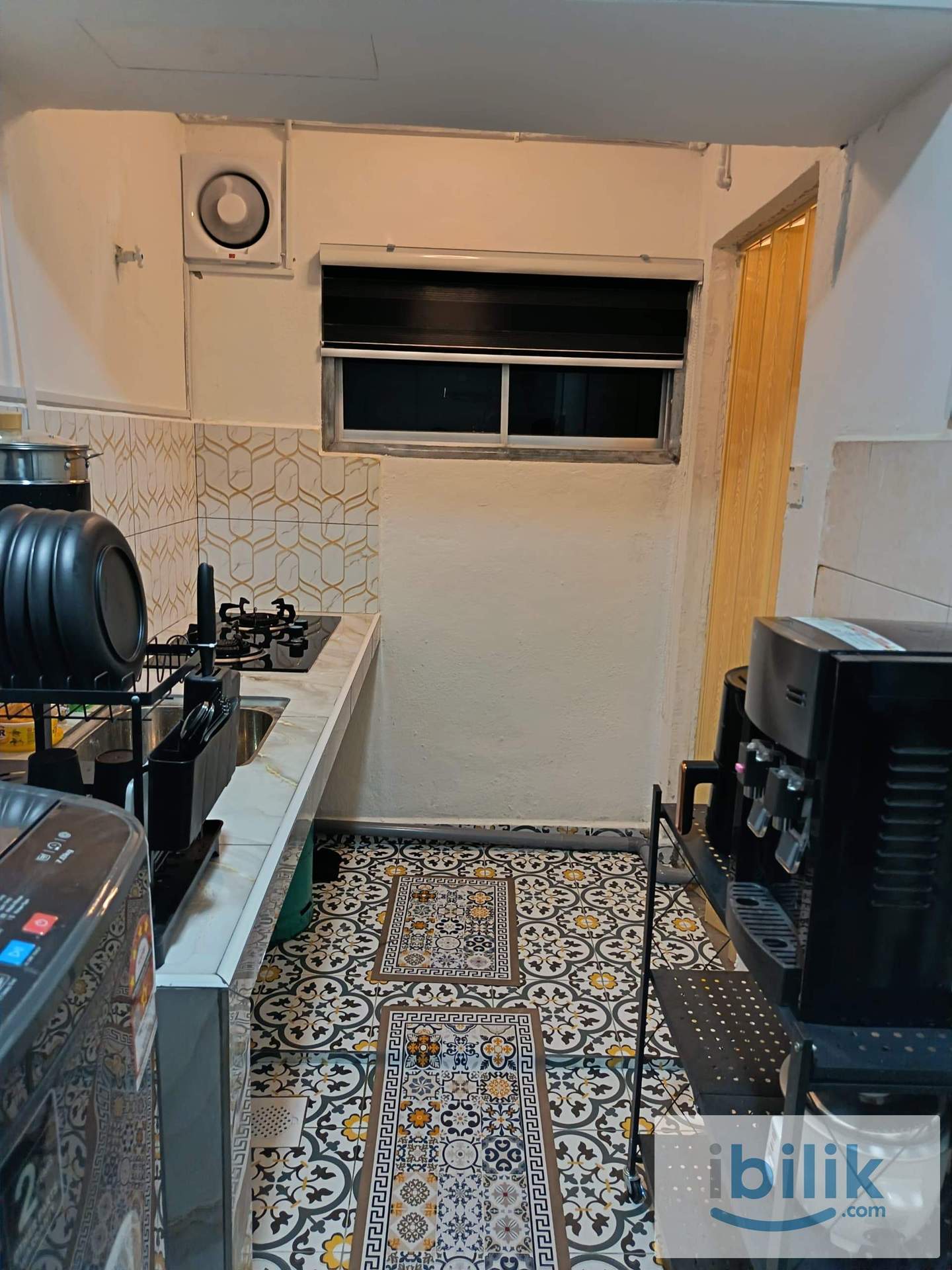 Roomstay Kelisa Ria (Spacious + Aircond) - Image 4