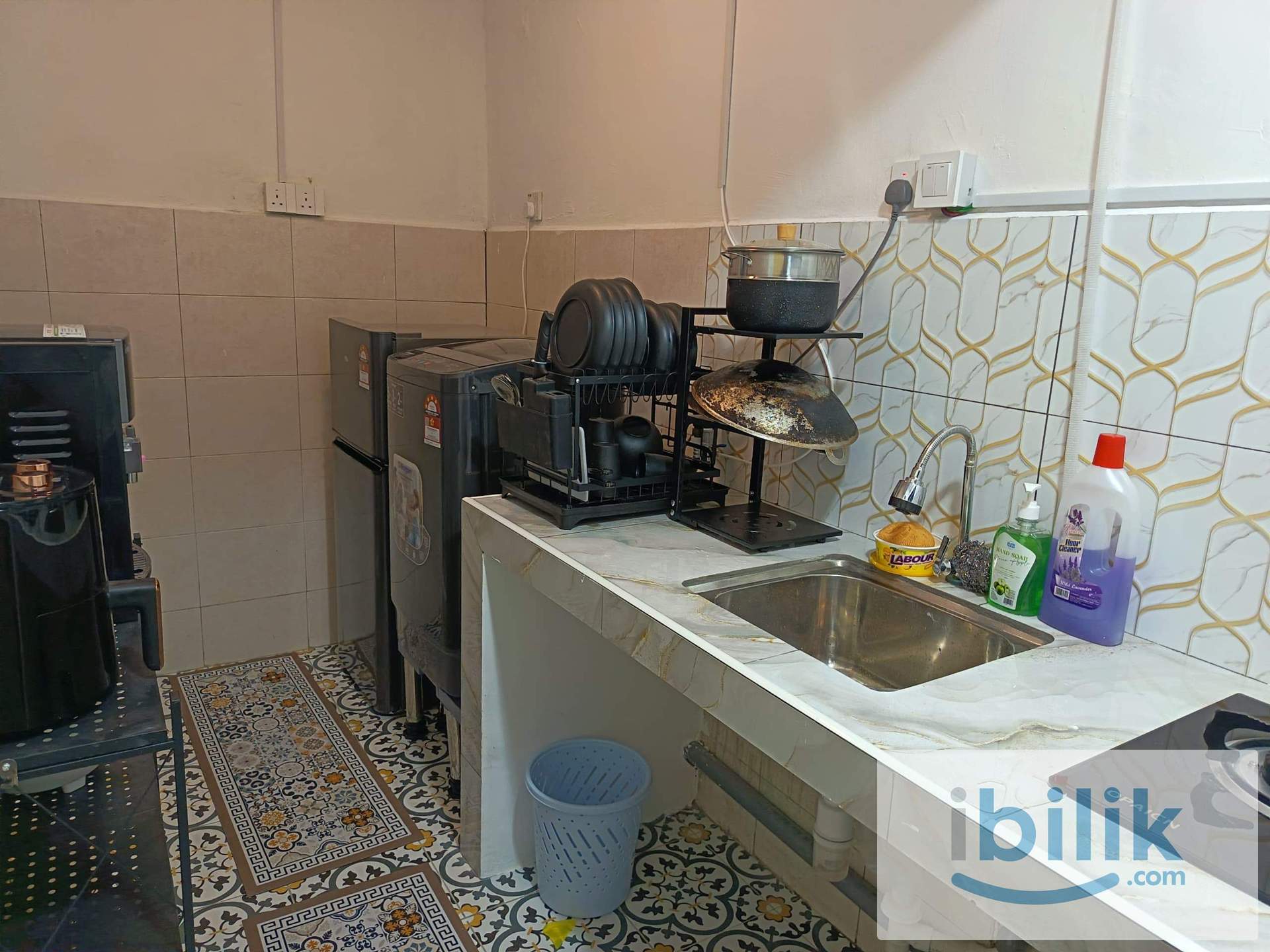 Roomstay Kelisa Ria (Spacious + Aircond) - Image 6