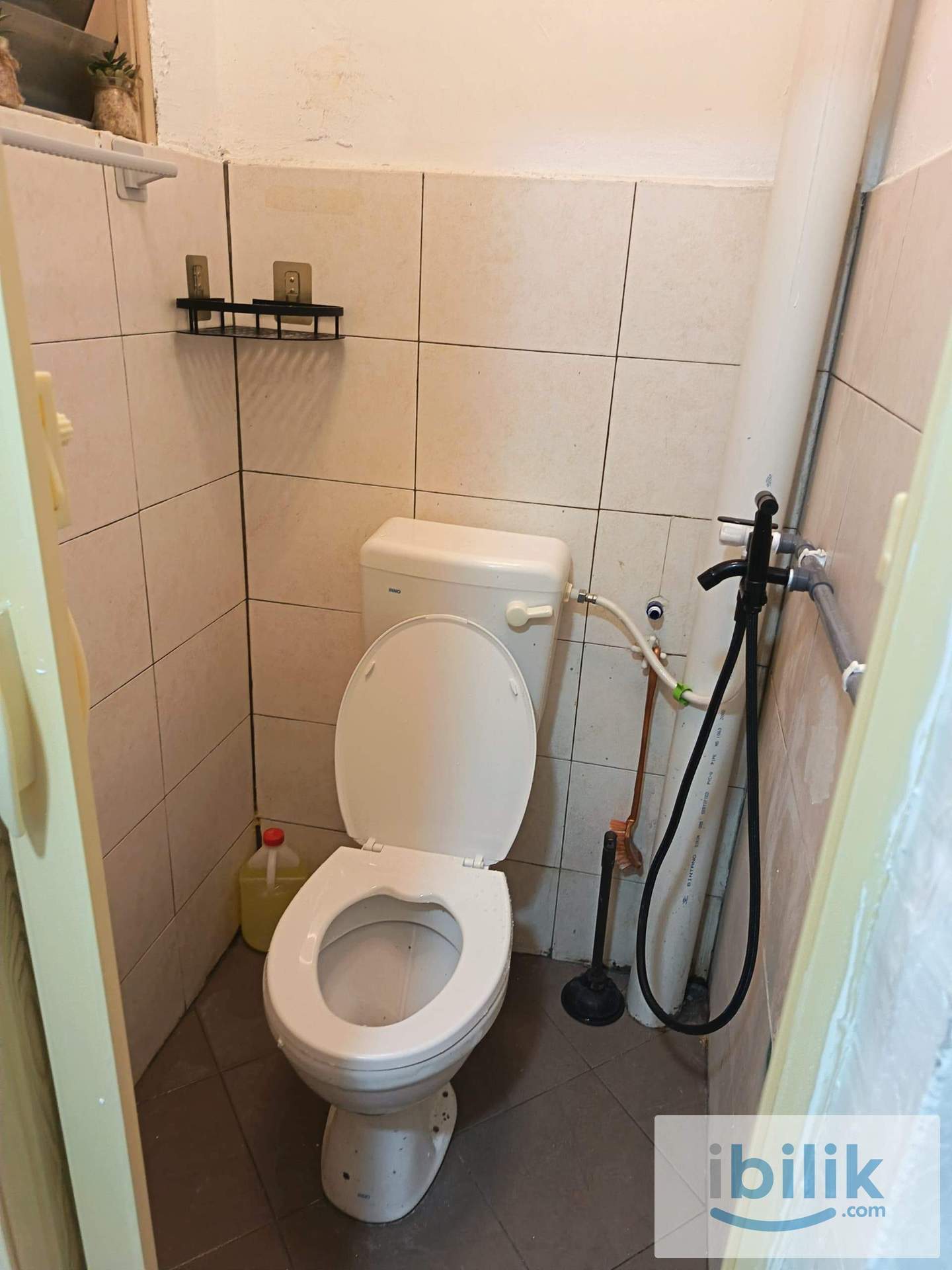 Roomstay Kelisa Ria (Spacious + Aircond) - Image 7