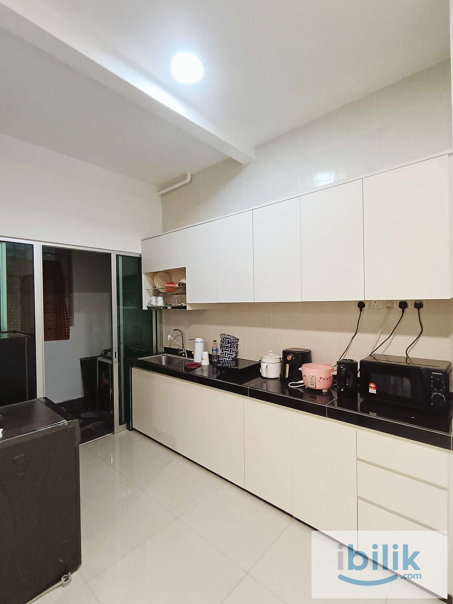 RM700 ONLY | Cozy Single Room with Dressing Table Also | Razak City Residence Move In Anytime - Image 4
