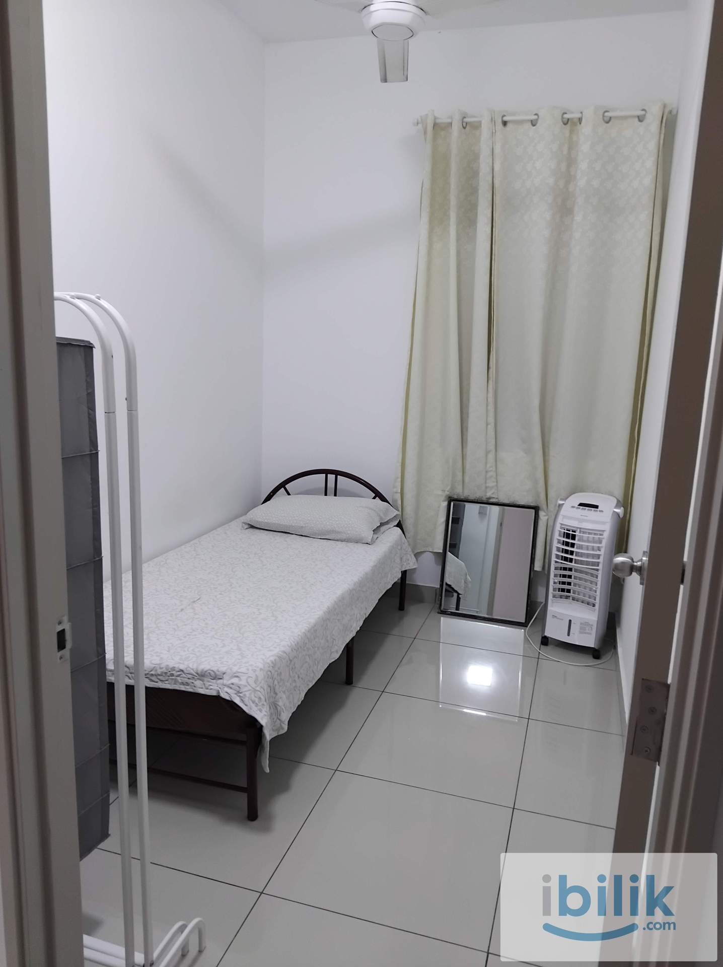 Middle room and small room 2 - Image 1