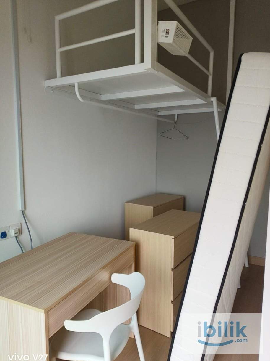 Middle Room With Balcony At SS15✨ - Image 2