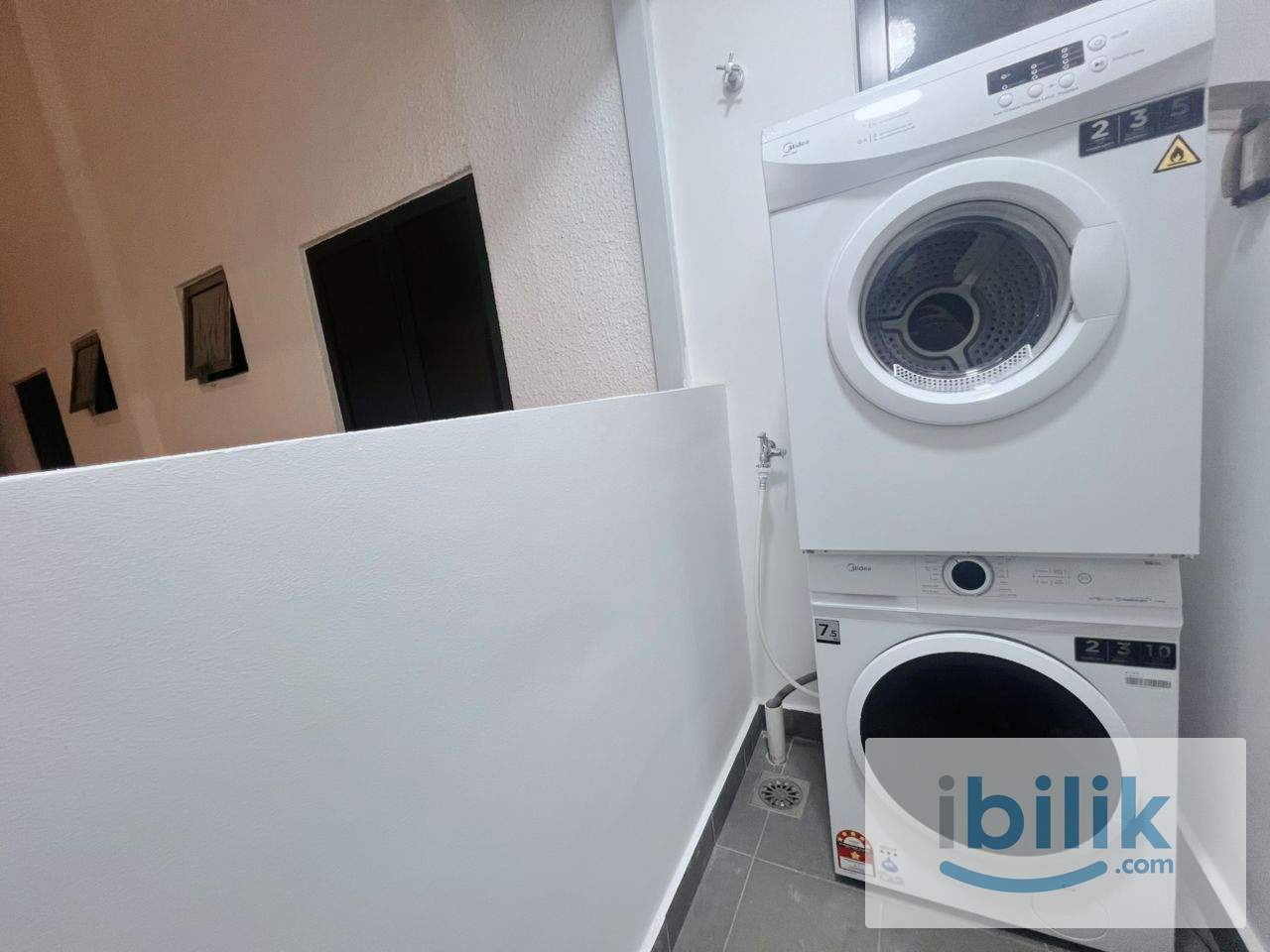 Room for Rent With Balcaony Near MRT Kepong M Luna @ Kepong  - Image 2