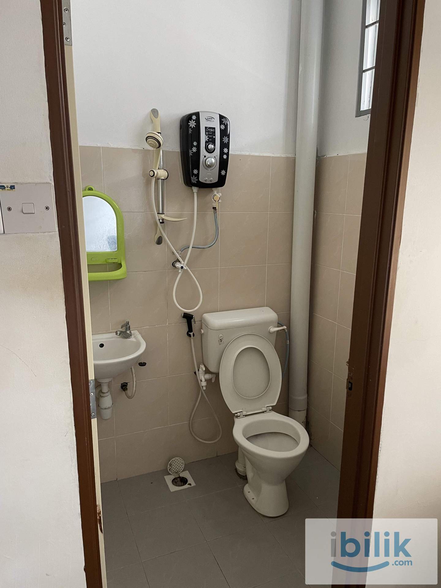Cosy Single Room For Student with private toilet at Jalan TTS 5 Broga, Semenyih - Image 2