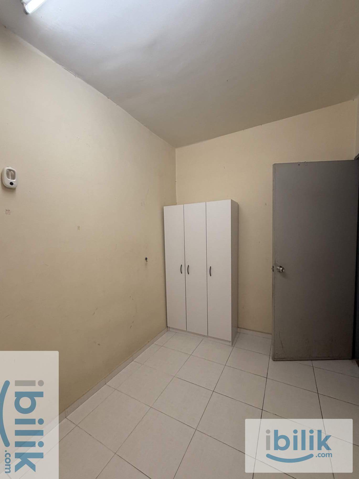 Middle Room Single - Image 5