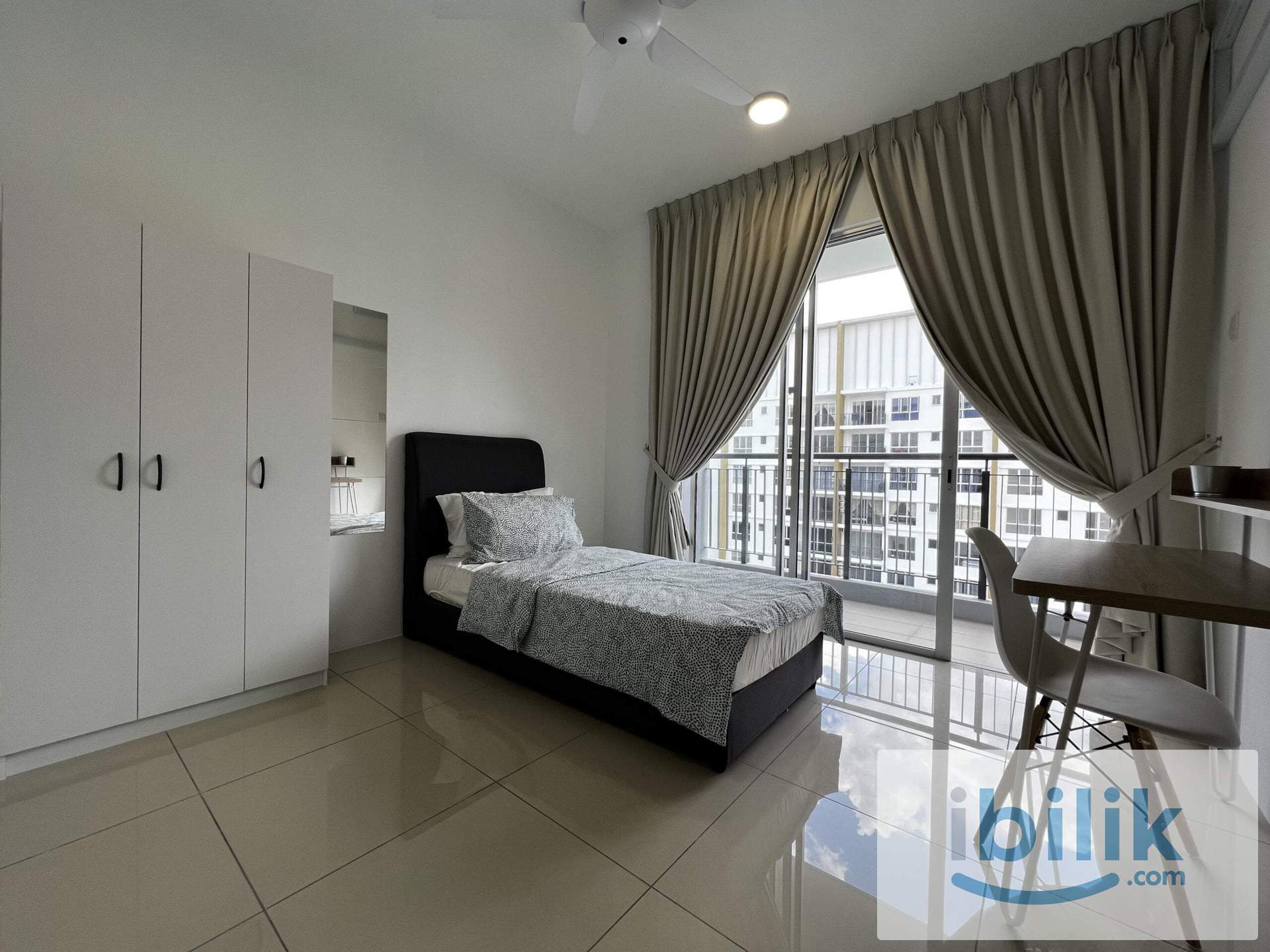 Cozy Room Near KL Golden Triangle | Pool & Gym - Image 2