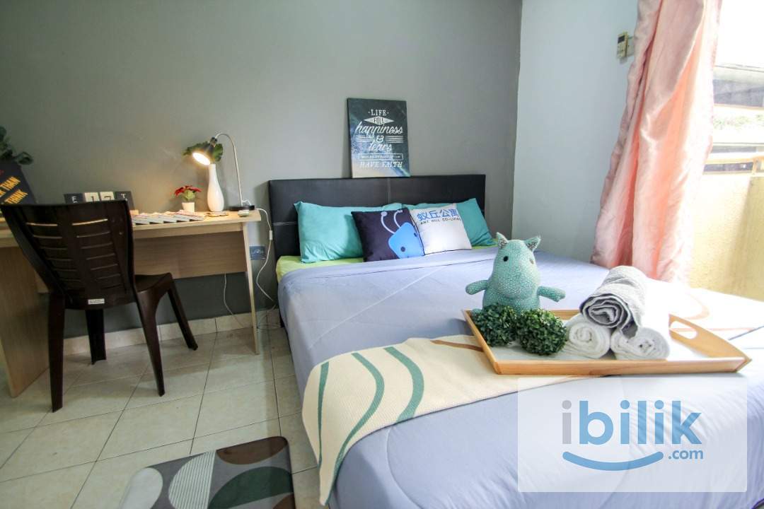 Queen Bed Medium Room with AC & Window (Partition) - Image 1
