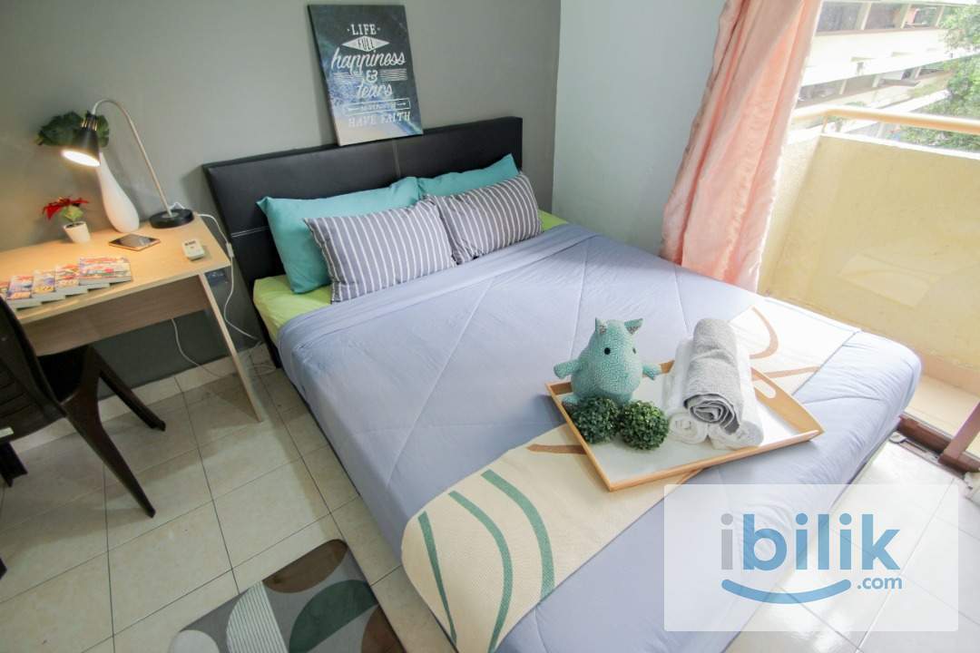 Queen Bed Medium Room with AC & Window (Partition) - Image 4
