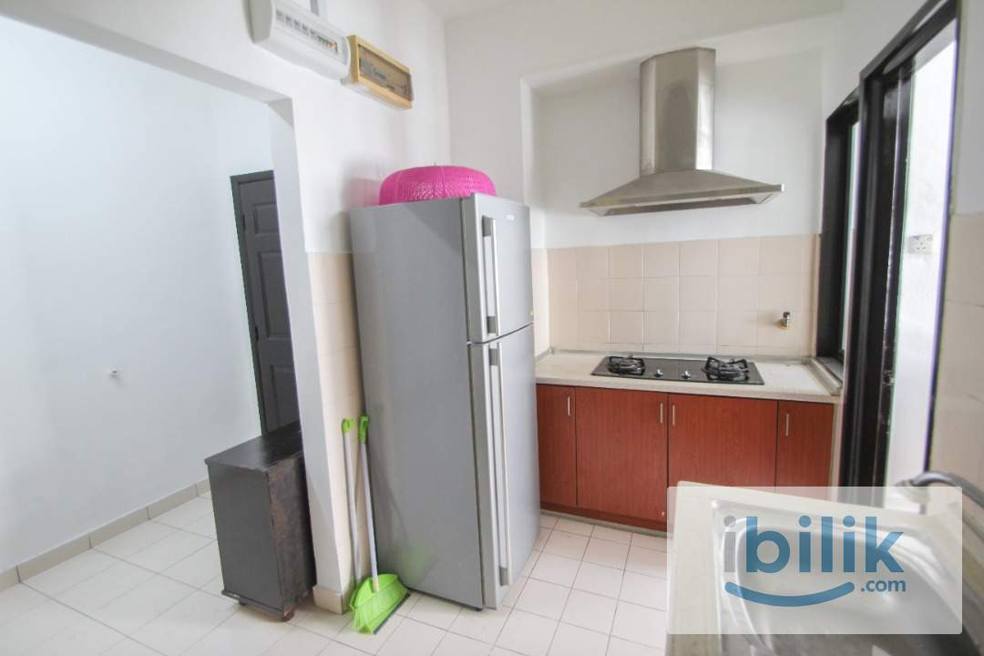 Sri Putramas Super Medium Room with Window & A/C - Image 8