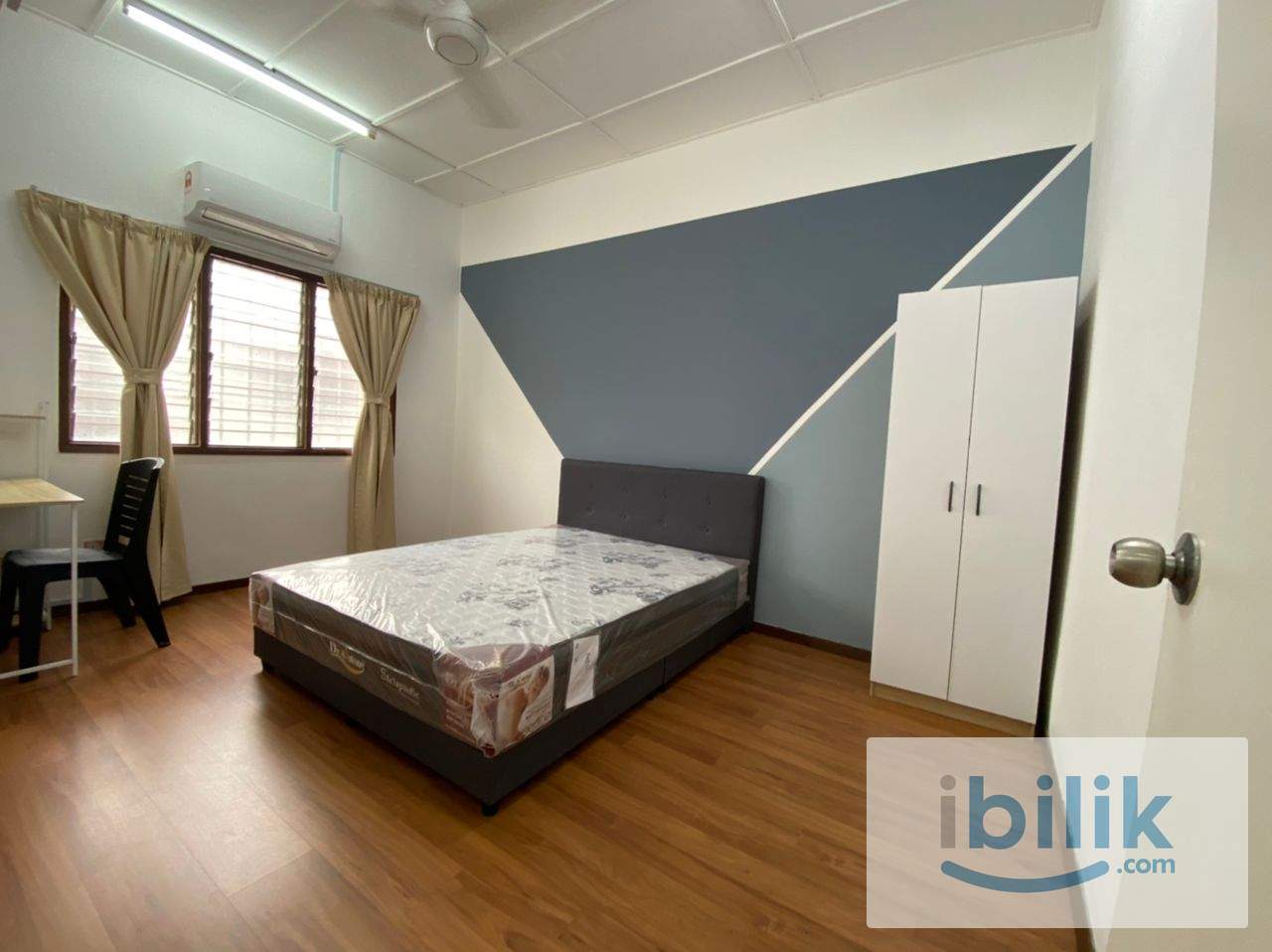 Medium Room with Window & A/C - Image 1