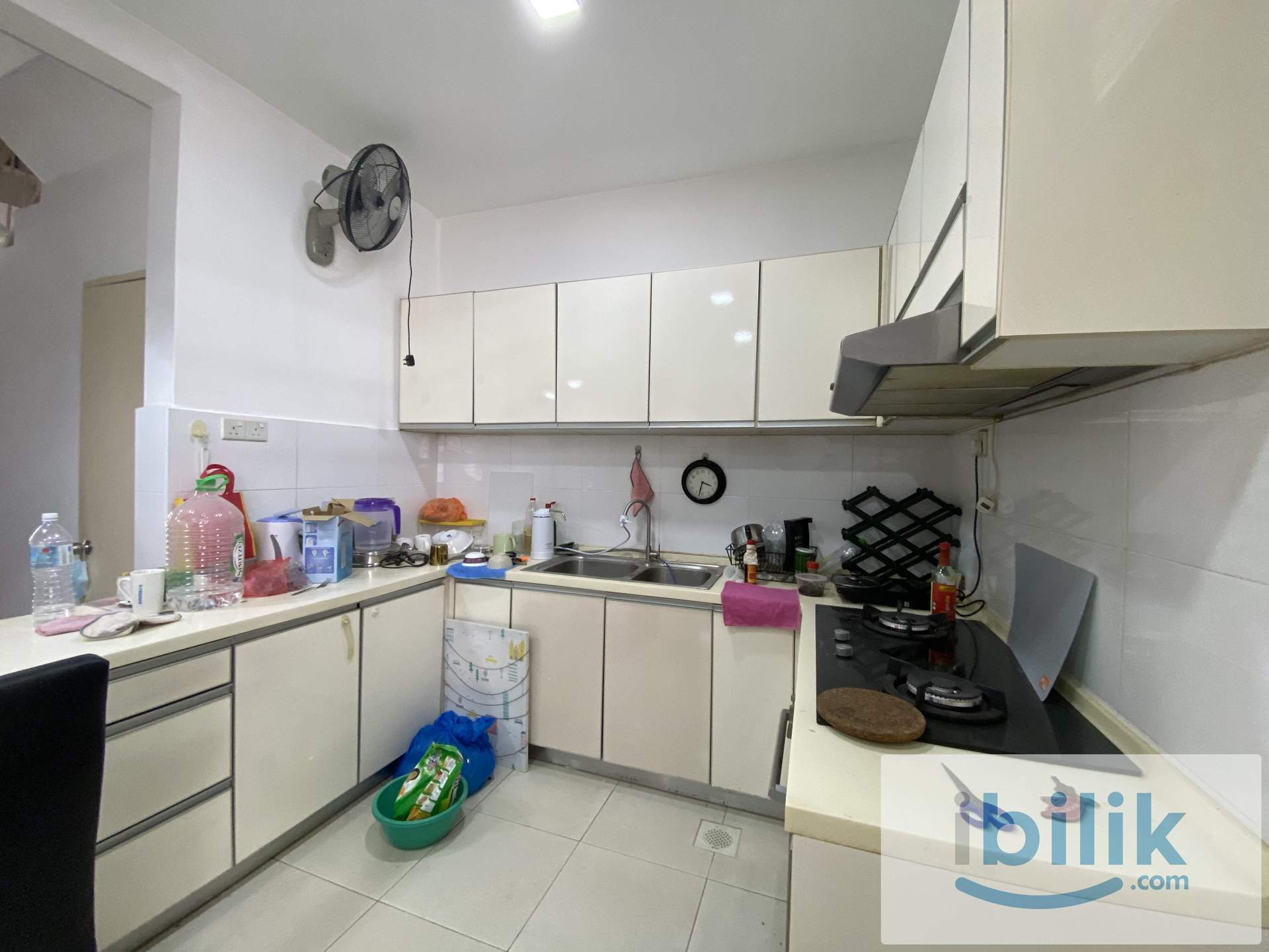 D'ALPINIA Landed House – Super Single Bed Room Private Bathroom with Window & A/C - Image 8
