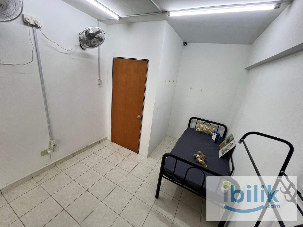 LARGE MIDDLE ROOM NEAR MRT - Image 5