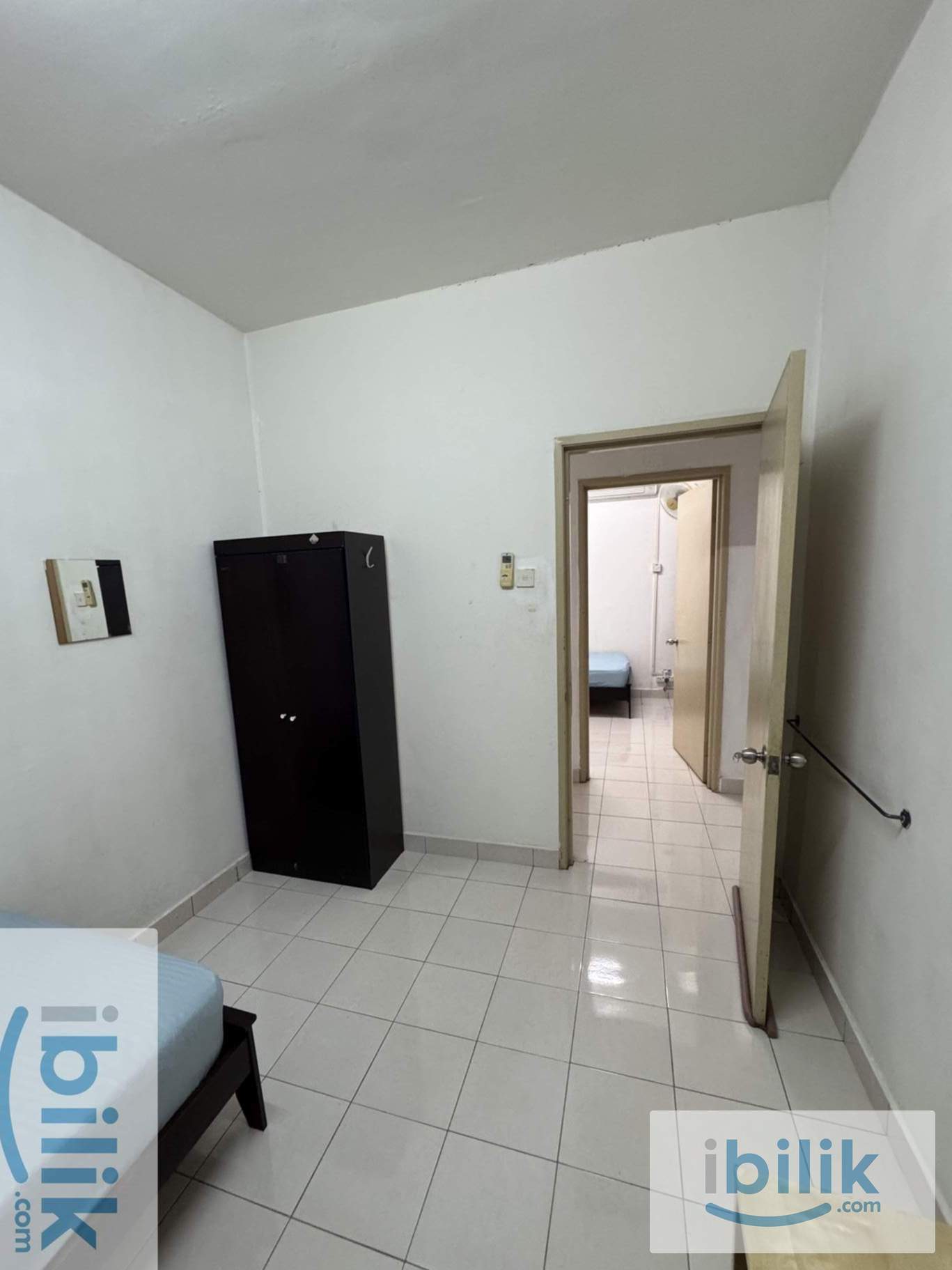 Middle room  - Image 2